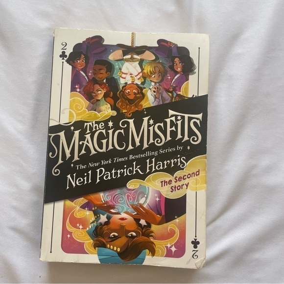 Set of 4 books for girls, from Classic to Fantastic, let your imagination soar! - Picture 11 of 13